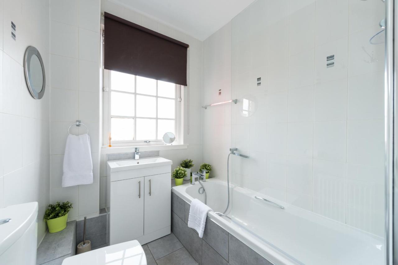 Royal Mile Modern Apartment เอดินบะระ ภายนอก รูปภาพ